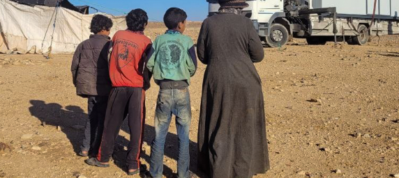 7 أخوة فاتهم قطار التعليم بسبب أوضاع عائلتهم المعيشية (صور وفيديو)