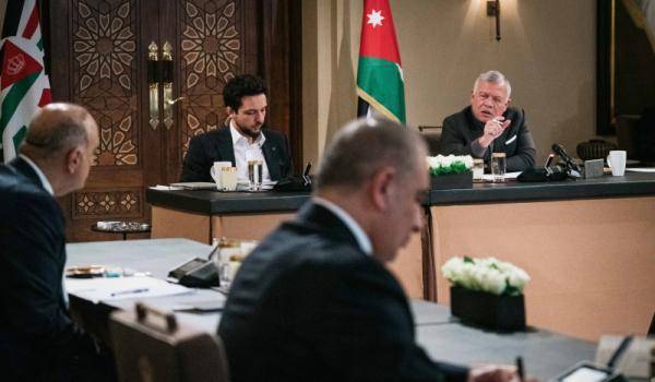 الملك يطلع على عرض تفصيلي حول خطط إنشاء المدينة الجديدة