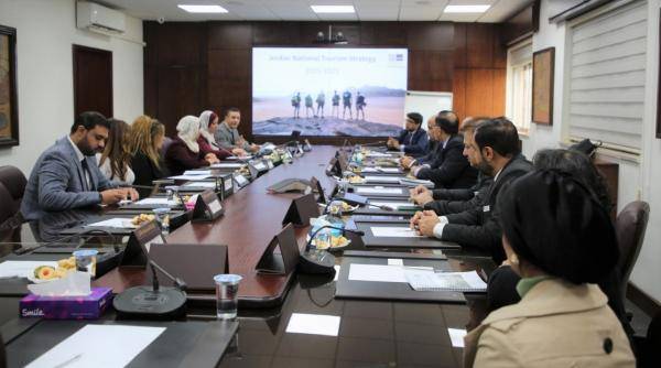 وزارة السياحة تستقبل وفداً من كلية الإدارة الوطنية الباكستانية