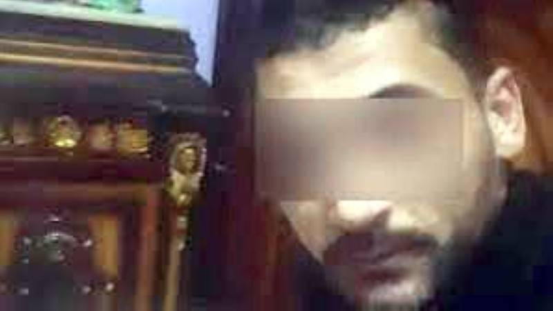 نحر زوجته والتقط «سيلفي» مع جثتها