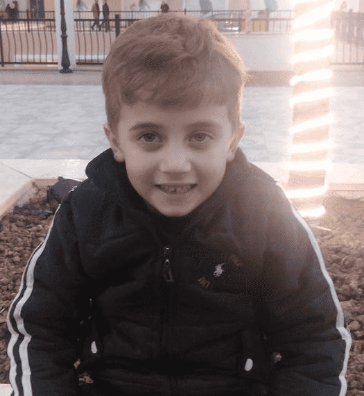 بكلمات تدمي القلب.. والد الطفل عامر ينعاه بحزن