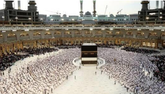 إيران والسعودية توقعان مذكرة تفاهم لموسم الحج