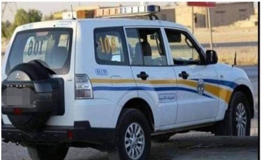 الدوريات والسير تنقذان سائقا فقد السيطرة على مركبته