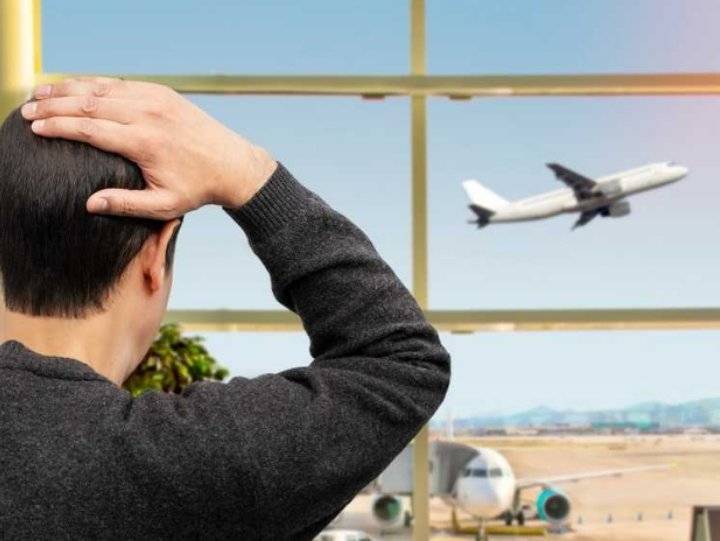 طائرة هندية تغادر إلى وجهتها وتنسى ركابها في المطار