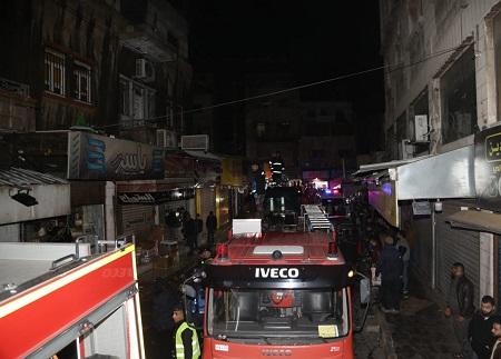 الدفاع المدني يخمد حريق مستودع نثريات في عمان