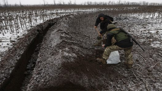 انقطاع واسع للكهرباء في أوكرانيا إثر ضربات روسية ولندن تعد كييف بدبابات ثقيلة