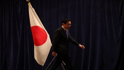 رئيس وزراء اليابان: شرق آسيا قد يكون أوكرانيا التالية