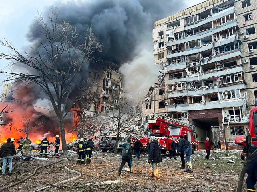 أوكرانيا.. ارتفاع قتلى الضربة الروسية على مبنى سكني إلى 14 شخصاً