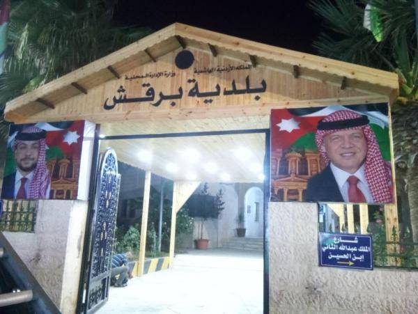 بلدية برقش تنجز توسعة وفرش شوارع في كفر راكب