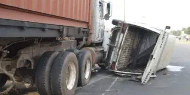 مصرع سبعة أشخاص جراء انقلاب شاحنة وسط نيجيريا