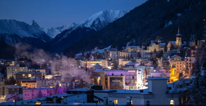 انطلاق دافوس 2023 وسط أزمة مزدوجة ضربة الاقتصاد العالمي