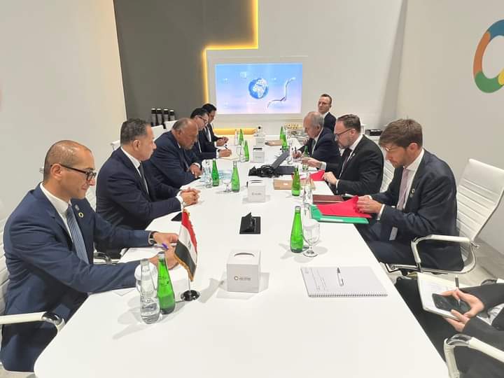 وزير الخارجية المصري يستقبل الوزير الدنماركي للتعاون التنموي والسياسات المناخية