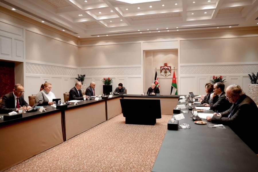 الملك يؤكد ضرورة تحديد الأولويات في الفرص الاستثمارية