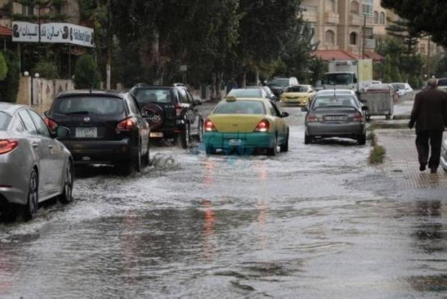 الإدارة المحلية تعلن حالة الطوارئ المتوسطة جنوب وشرق المملكة