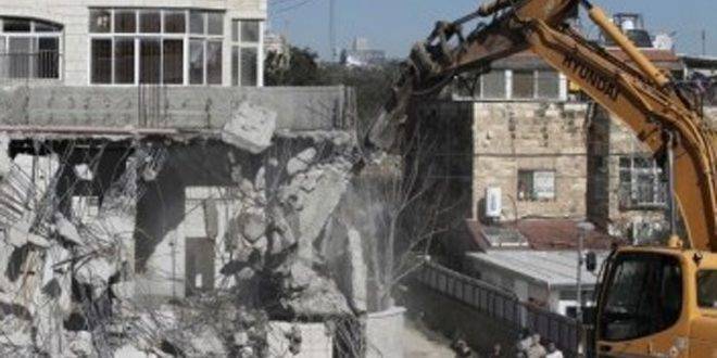 قوات الاحتلال تهدم منزلاً فلسطينياً في القدس المحتلة