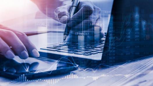 إطلاق 20 خدمة إلكترونية لدائرة الأراضي والمساحة