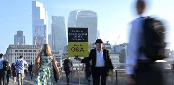 بريطانيا.. تسارع نمو الأجور يثير قلق بنك إنجلترا إزاء التضخم