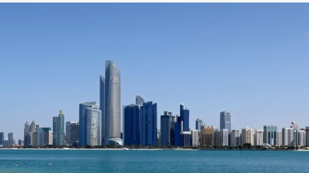 بدء توافد قادة الخليج ومصر والأردن لحضور قمة أبوظبي