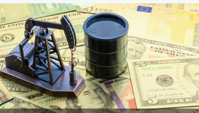 النفط يزيد من مكاسبه بدعم من رياح صينية مواتية