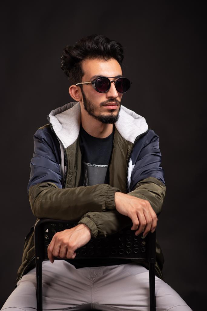 أنس عبدالقادر يطرح كليب « أنت دنيا » قريباً.. « أعرف الحكاية »