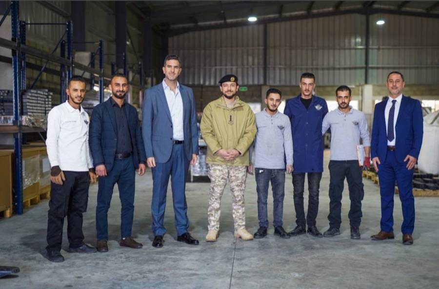 ولي العهد يزور مشروعاً لصناعة فرامل السيارات في مأدبا