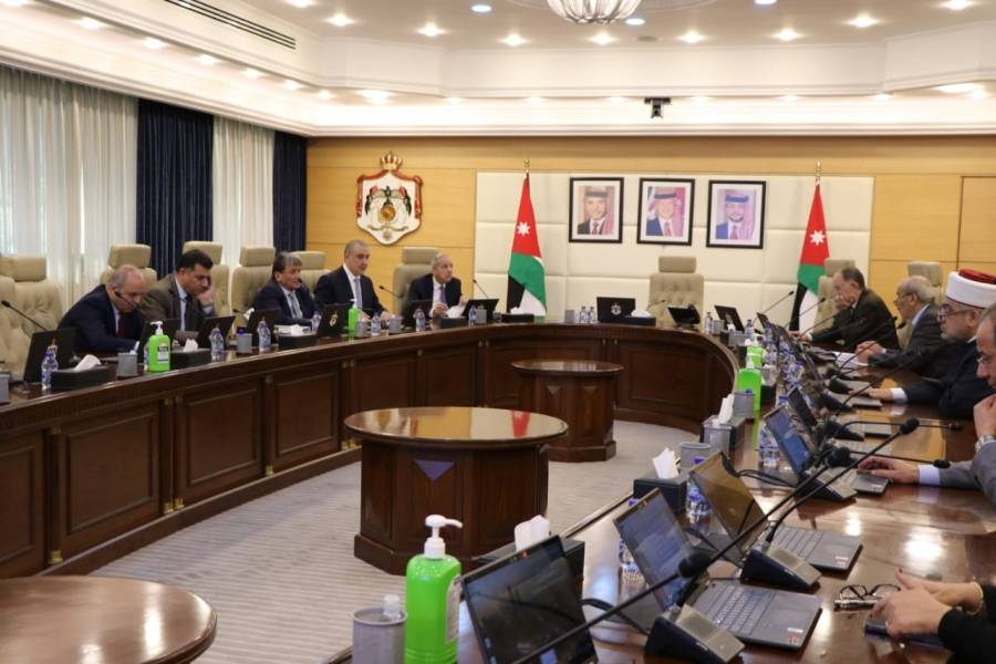 الموافقة على تسوية الأوضاع الضريبيّة لـ(393) شركة ومكلّفاً