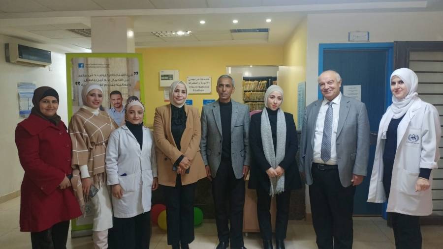 محافظ المفرق سلمان النجادا يزور عيادة الجمعية الأردنية لتنظيم وحماية الأسرة