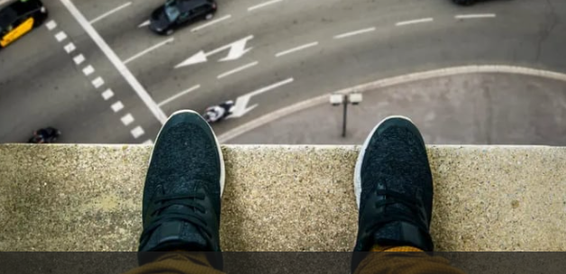 طالب ماجستير ينهي حياته بجامعة دمشق