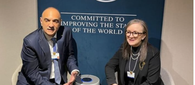 الخصاونة يلتقي نظيرته التونسية في منتدى دافوس