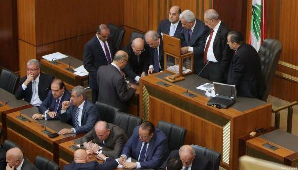 البرلمان اللبناني يفشل بانتخاب رئيس للجمهورية للمرة الـ11