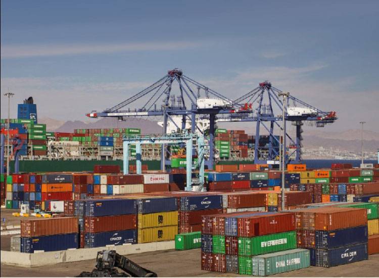 الموانئ: 1.8 مليون طن بضائع من 733 باخرة