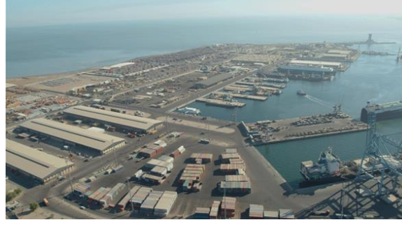 توقف حركة الملاحة البحرية بالكويت