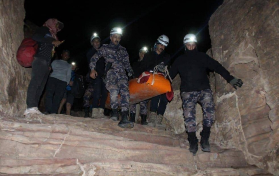 وفاة شخص سقط عن مقطع صخري في مادبا