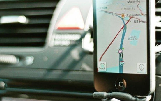 الحكومة بصدد طرح عطاء لتتبع 3 آلاف مركبة