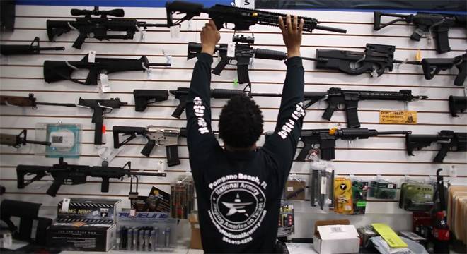 ضحايا “انتشار الأسلحة” في الولايات المتحدة الأمريكية في ازدياد ــ بيانات