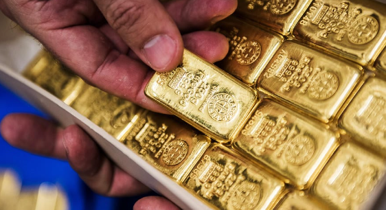 خطوة الفيدرالي المرتقبة تزيد بريق الذهب