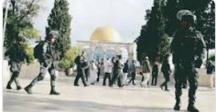 عشرات المستوطنين المتطرفين يقتحمون باحات الاقصى