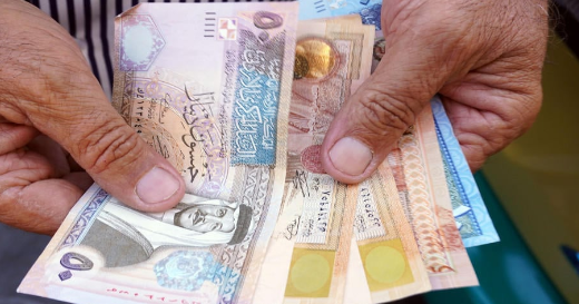 مطالبات بتأجيل أقساط القروض للأردنيين