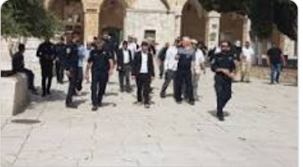 مستوطنون متطرفون يقتحمون المسجد الاقصى