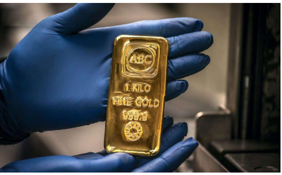 الذهب يستمر بالارتفاع عالميا