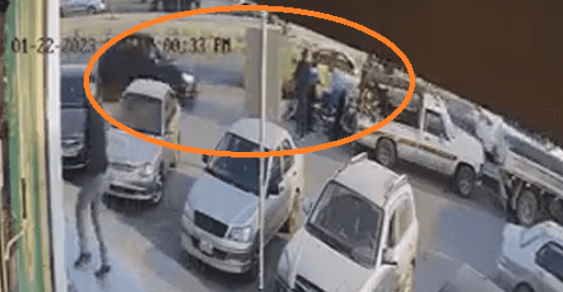 بالفيديو .. دهس مجموعة من الاشخاص بالزرقاء