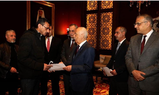 العيسوي يسلم مساكن لأسر تضررت من حادثة اللويبدة