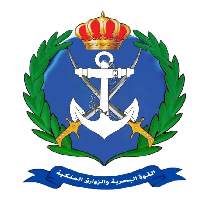 مرتبات القوة البحرية والزوارق الملكية تنقذ شخصين في البحر الميت