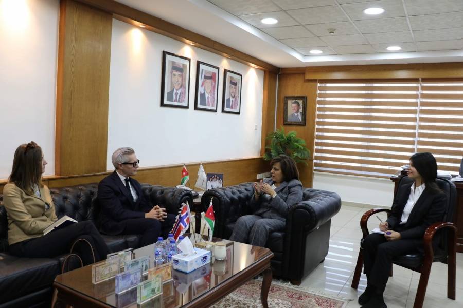 السقاف لدى استقبالها سفير النرويج تؤكد على عمق العلاقات الأردنية النرويجية