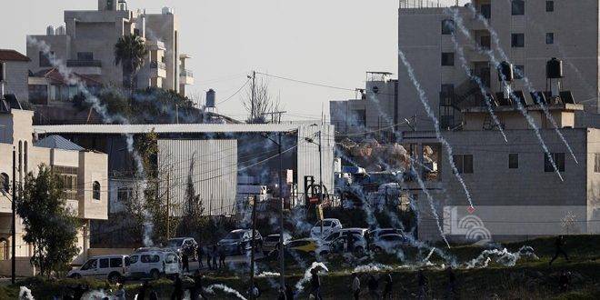 استشهاد فلسطيني وإصابة العشرات خلال اعتداء للاحتلال على مظاهرات منددة بالعدوان على جنين ومخيمها