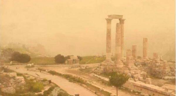 السبت .. أجواء دافئة وتحذير من الغبار في مناطق الجنوب والشرق