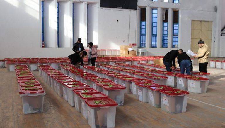 بدء الصمت الانتخابي.. تونس تستعد لآخر مراحل خارطة إزاحة الإخوان