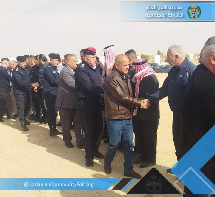 الأمن العام يشارك في تشييع جثمان والدة العميد الركن زيد عبد الحميد بني خالد  _صور