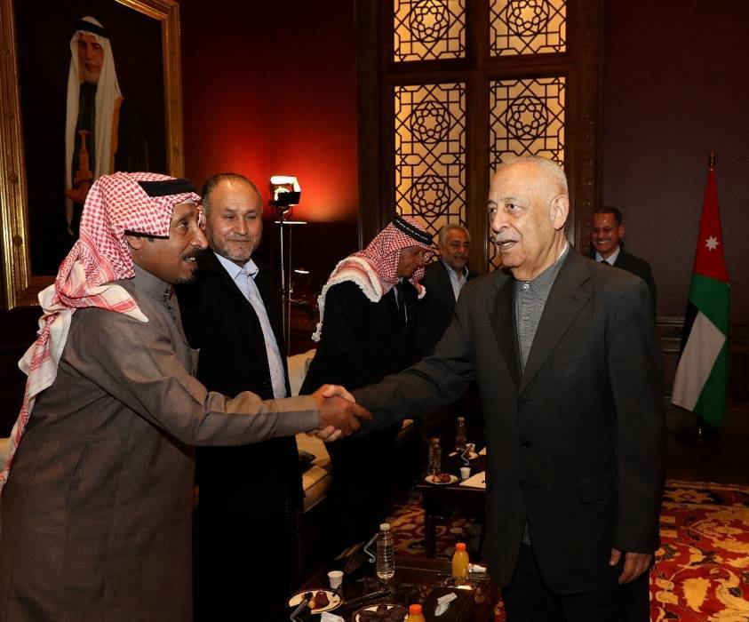 رئيس الديوان الملكي يلتقي وجهاء وممثلي لواء البتراء ...صور