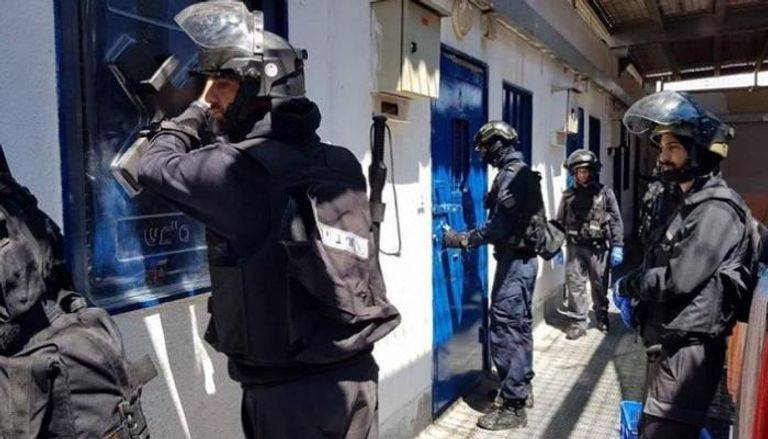 أحداث القدس.. التوتر ينتقل إلى داخل السجون الإسرائيلية